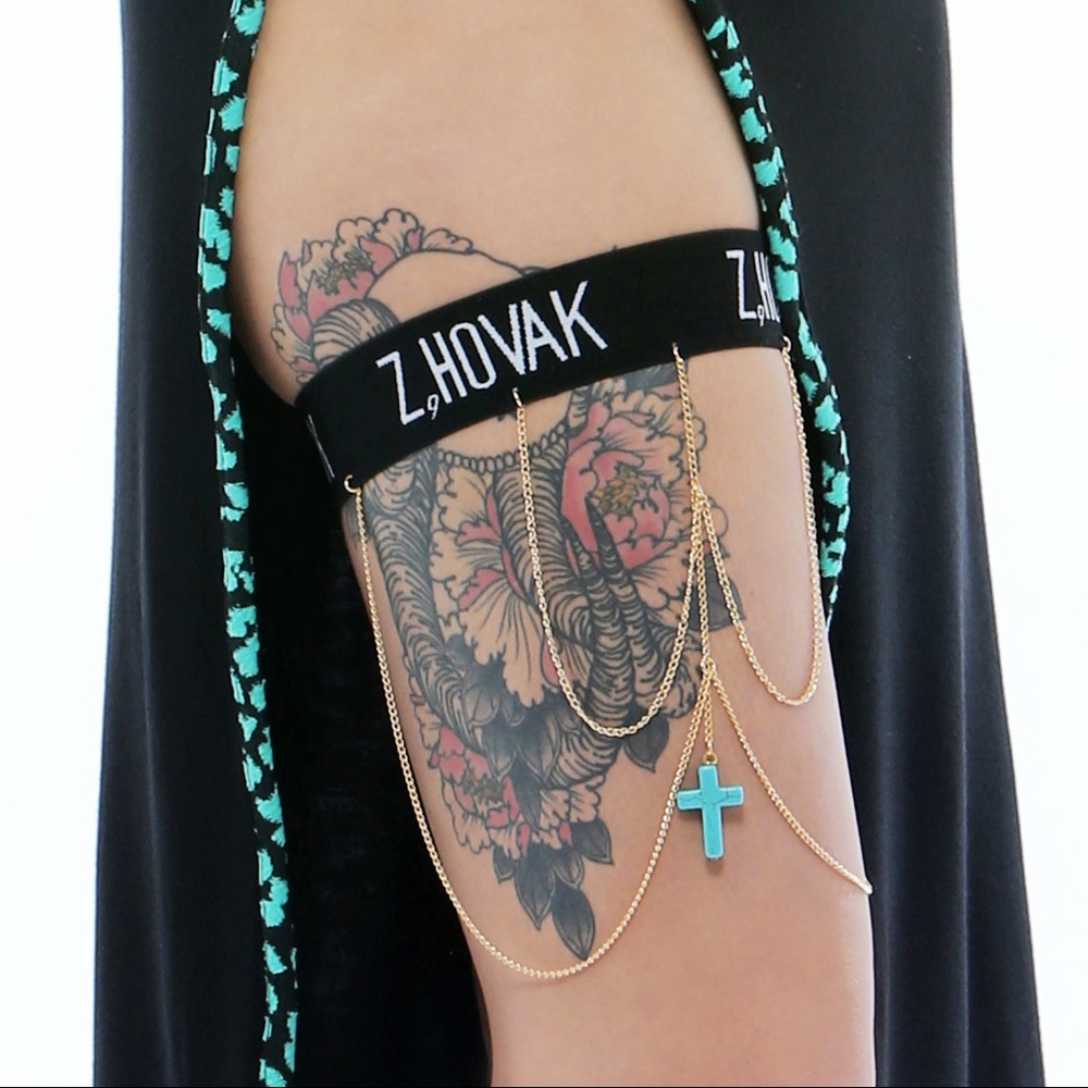Z Hovak TURQUOISE CROSS LEG CHAIN - SILVER